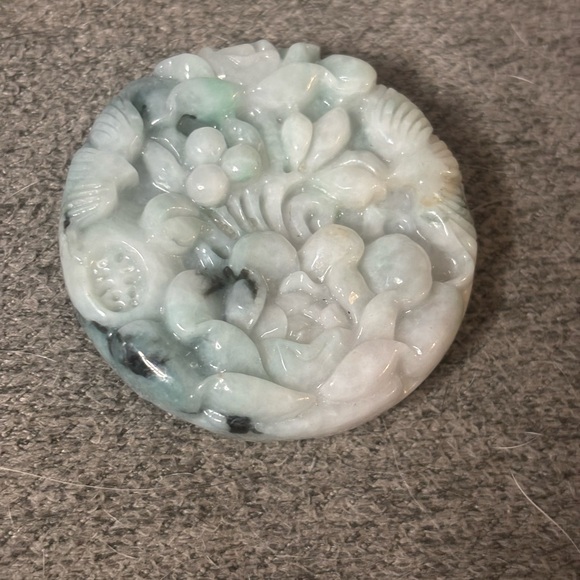 Carved Jade Pendant - Picture 3 of 7